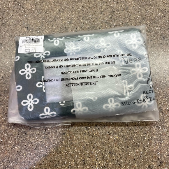 🆕 Vera Bradley NCAA University of Oregon Ducks Zip ID 💚💛💚💛 Mini Concerto - Picture 5 of 5